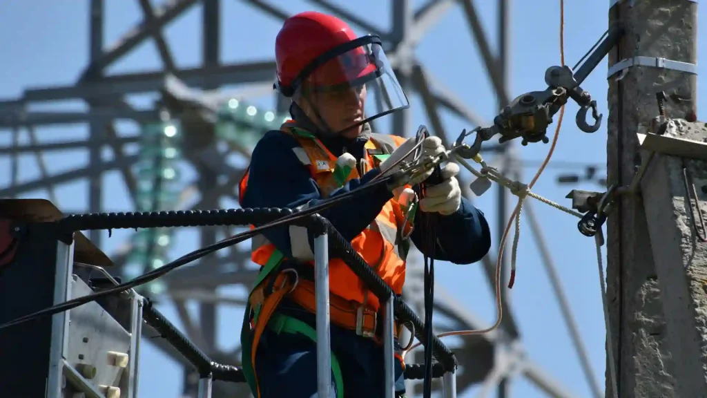 alt="modernizarea infrastructurii electrice din Butoiești"